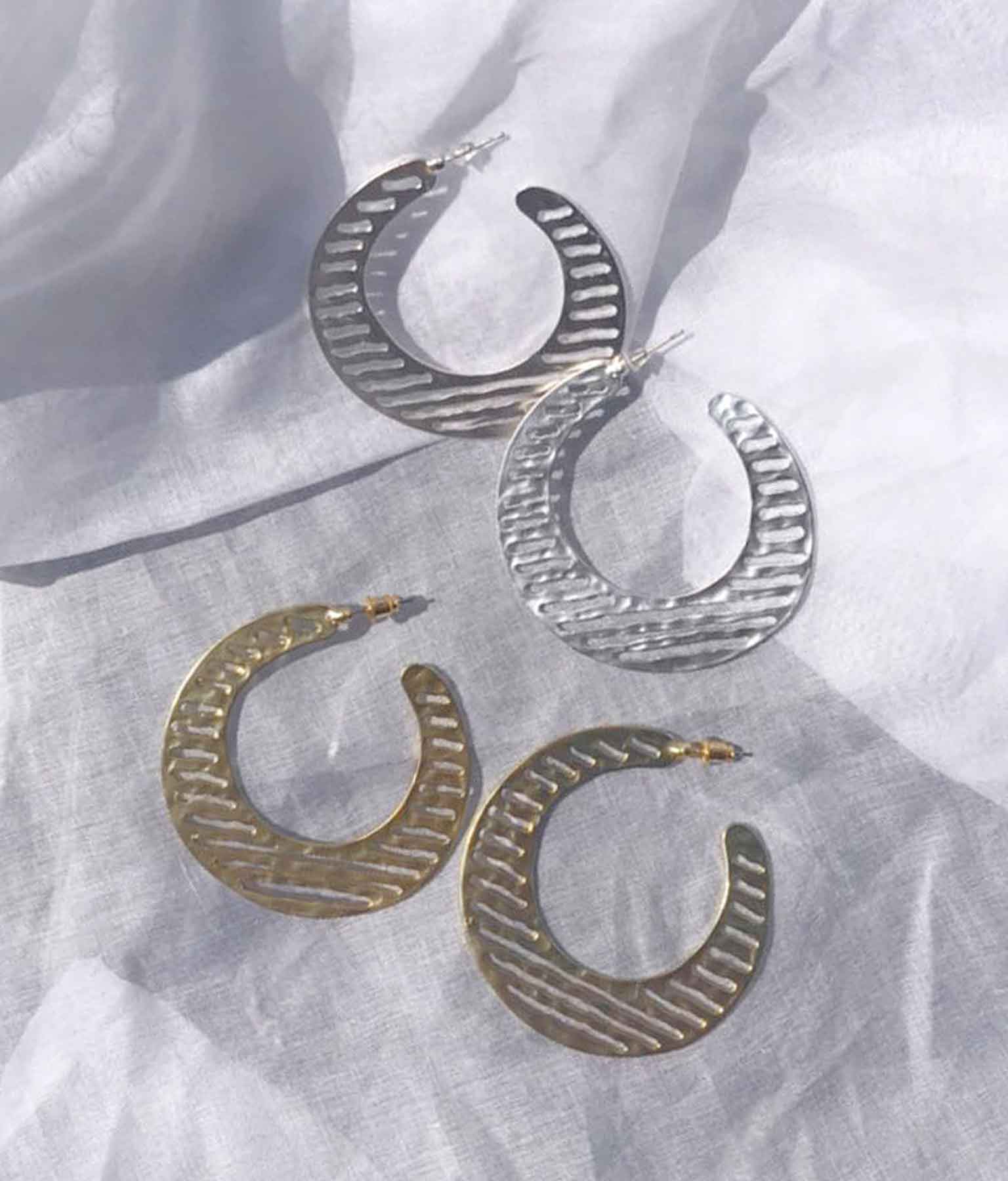 マットクリヌキデザインフープピアス アクセサリー ピアス イアリング Settimissimo レディースファッション通販anapオンライン