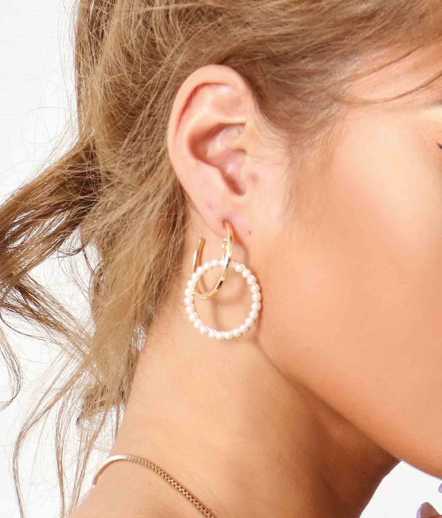 anap Latina ラウンドパールレイヤードゴールドピアス