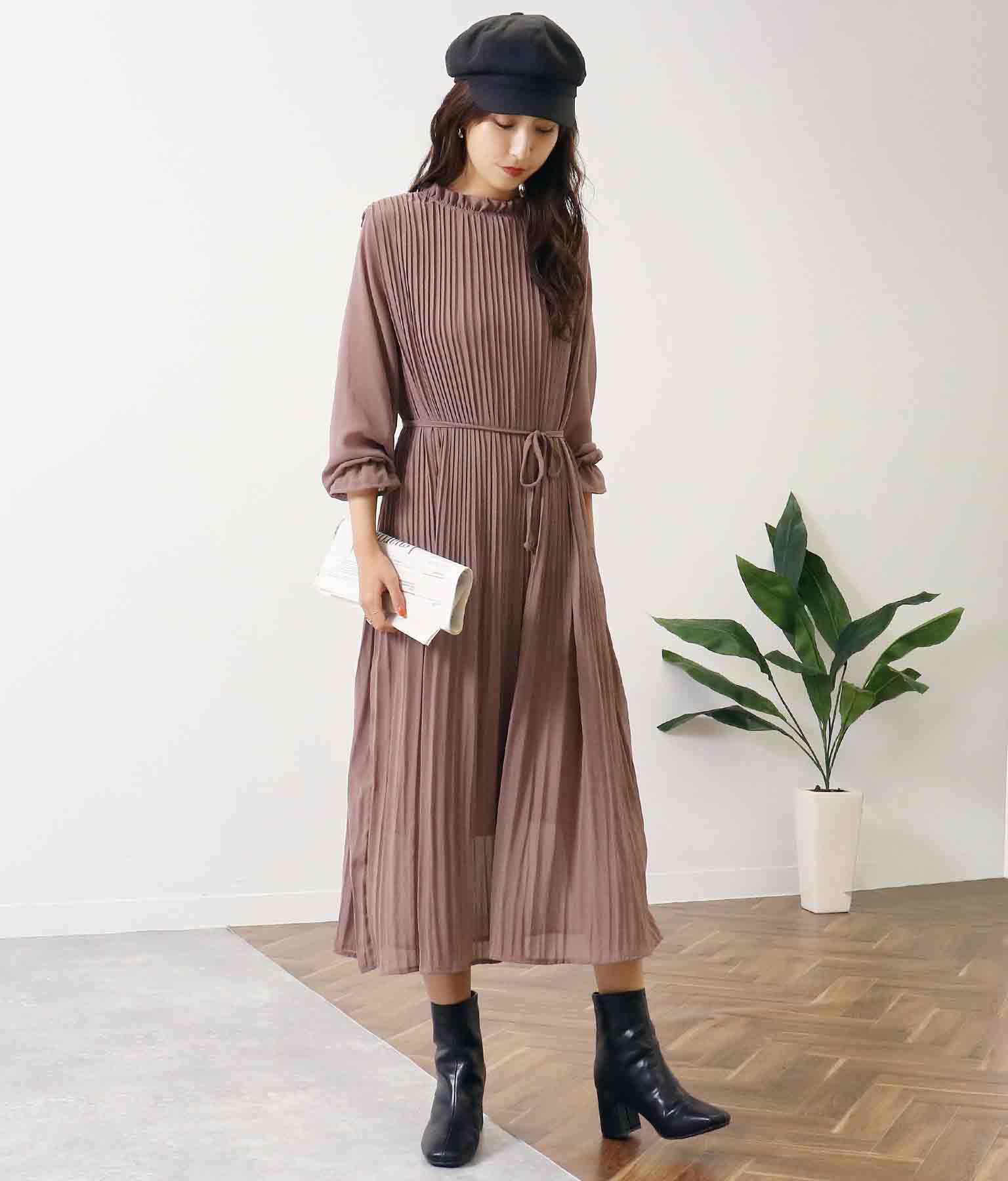 消しプリーツシフォンワンピース