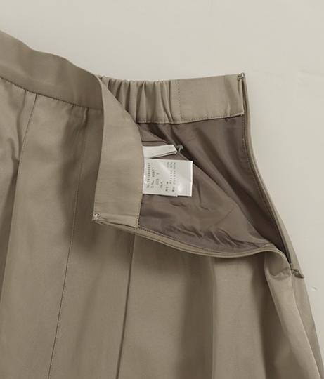 【低身長向けサイズ】アシンメトリーフレアプリーツスカート(ボトムス・パンツ /スカート) | AULI