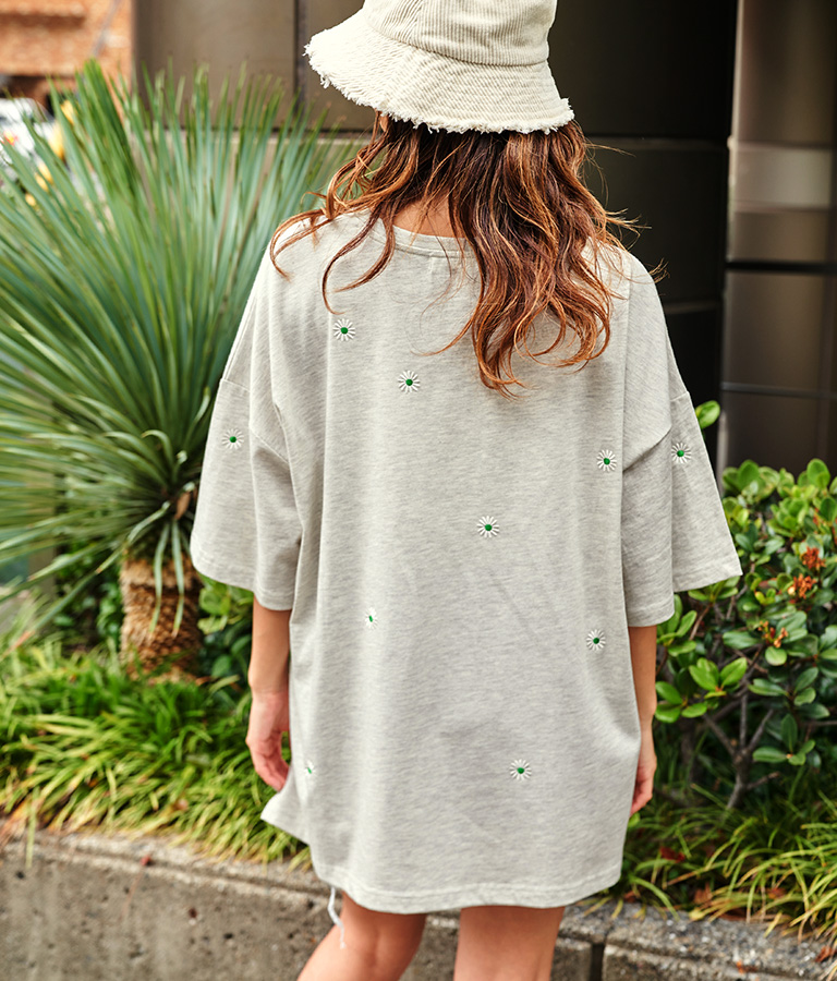 フラワー刺繍ビッグTシャツ(トップス/Tシャツ・チュニック) | anap mimpi